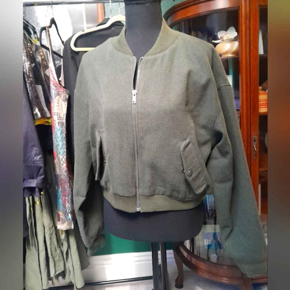 Urban Outfitters, army green, size M